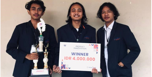 Juara 1 Product Innovation WINACTION 2023 (Foto: Universitas Widyatama).